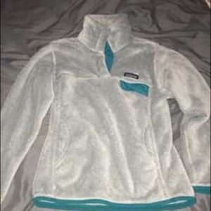 Small Women’s Patagonia Sweatshirt